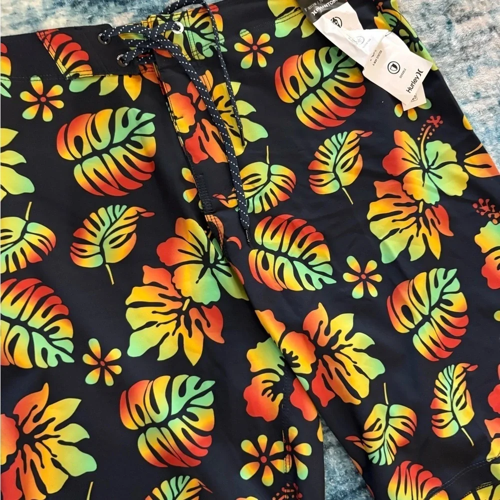 Bundle: 6 Men’s Swim Trunks. O’Neil & Hurley, assorted sizes 30-32’s. NWT!